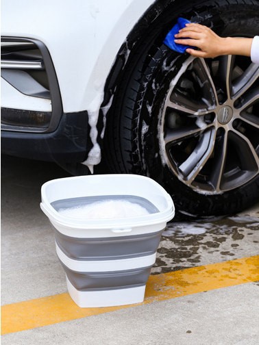 Folding water container